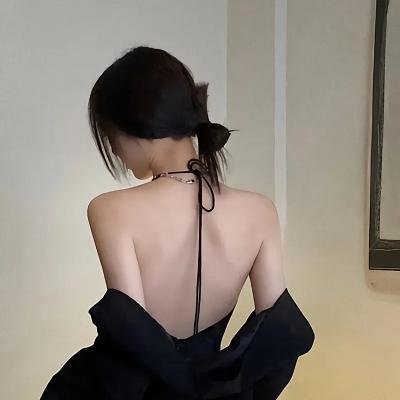 隔墙搜秘